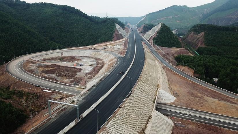 Các tuyến đường liên vùng nghìn tỉ tại Phú Thọ đang được gấp rút hoàn thành.